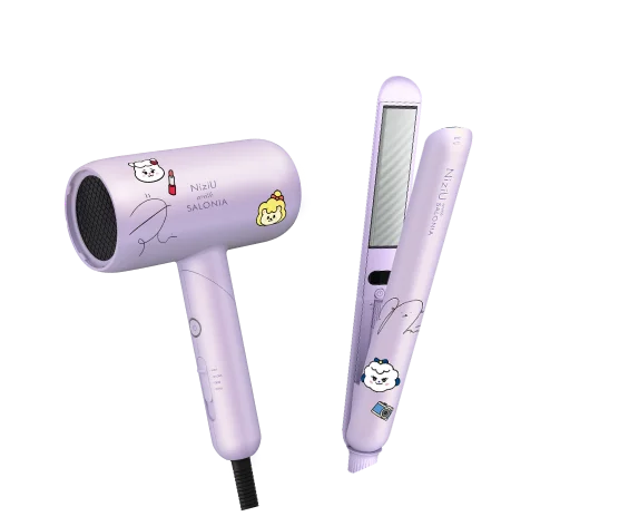 プレゼント　NiziUオリジナルグッズ　NIZOOオリジナルステッカー、直筆サイン入りアイロン / ドライヤー