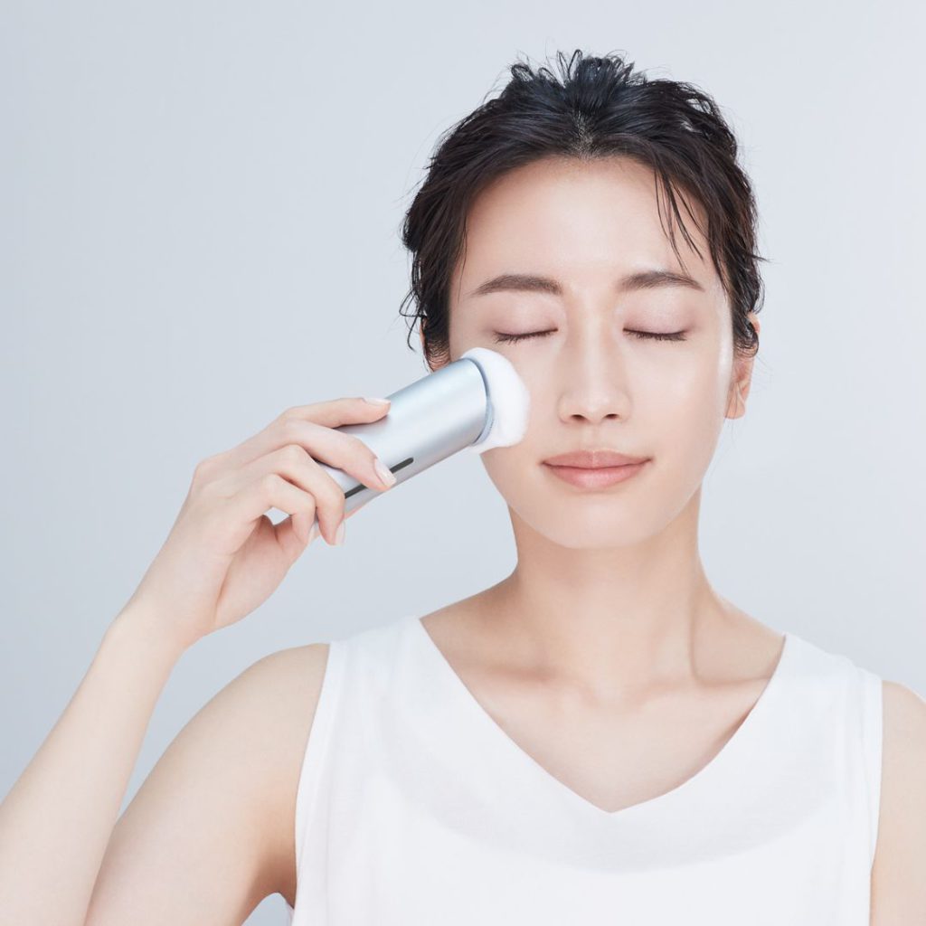 洗顔ブラシでいちご鼻はきれいになる？効果や選び方・使い方を解説